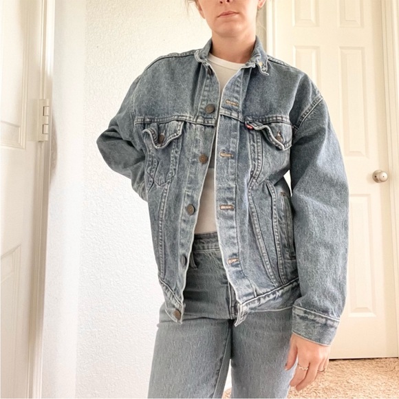 Levi's Classic Gray Denim Jacket - Picture 5 of 7